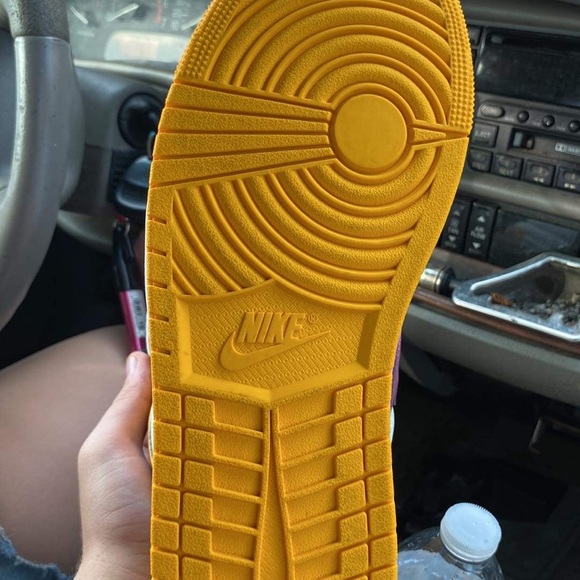 Jordan 1 men size 10 - Picture 2 of 4